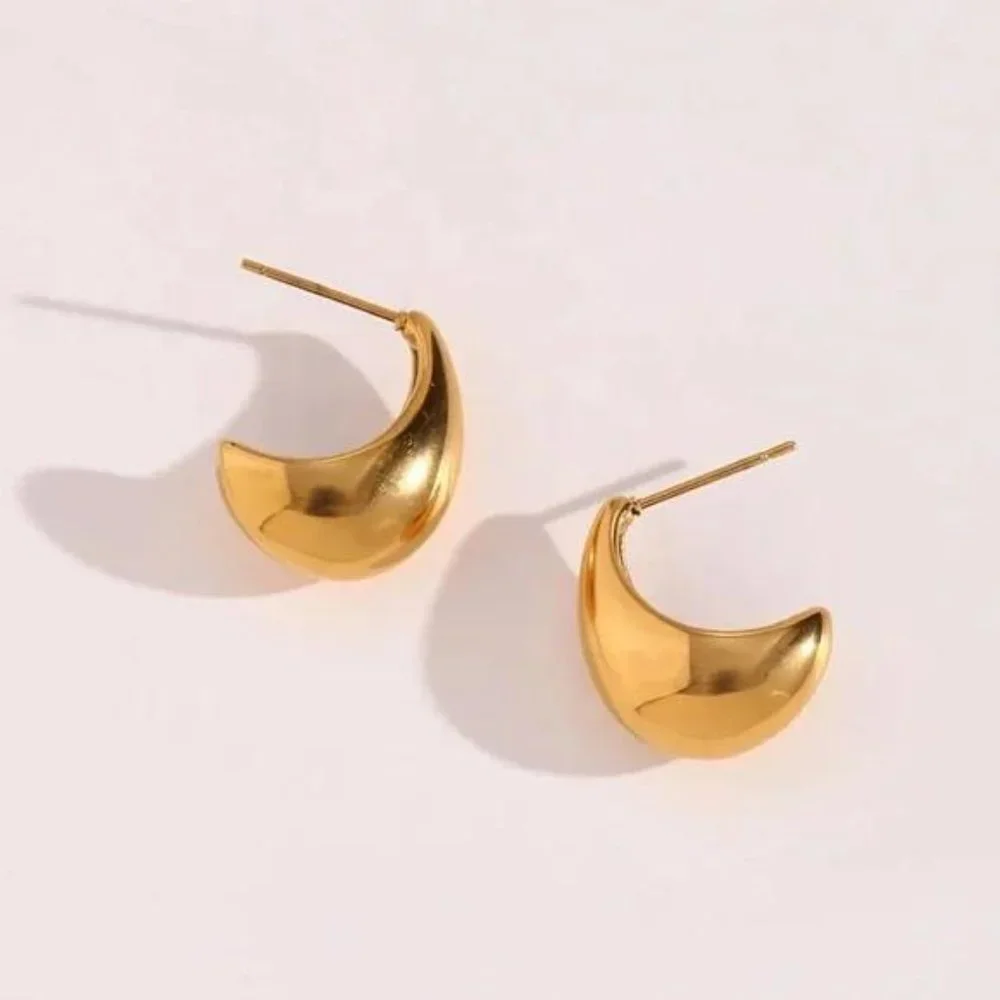 New 18K Gold Hollow Out Boat Shape Stud Earring, NICE EARRINGS, CUTE EARRINGS - Picture 6 of 7